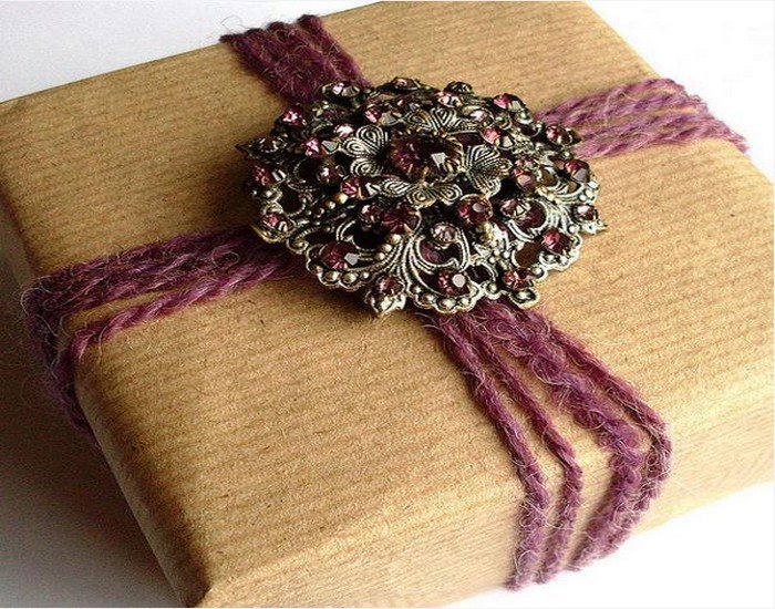 DIY Romantic Gift Boxes from Recycled Material
