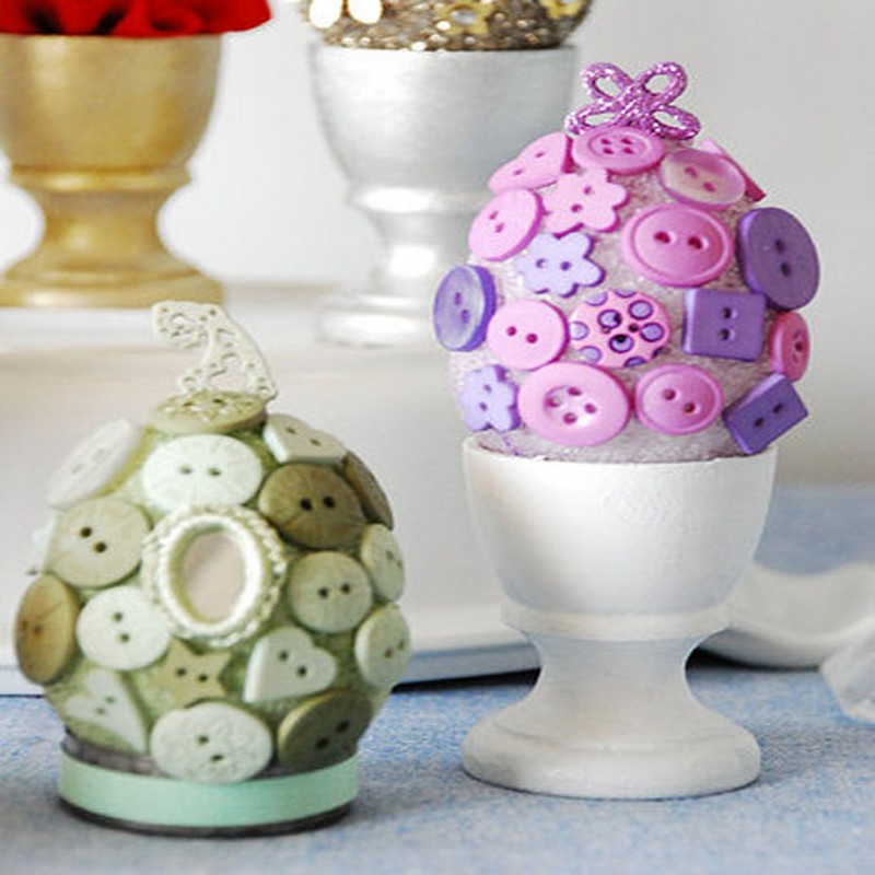 Aster Eggs Decorations with Old Buttons