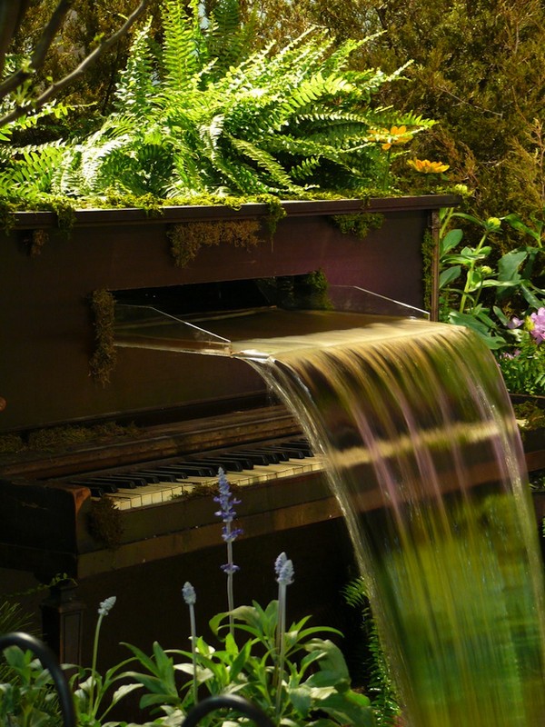 Awesome Recycled Piano Decor Fountain