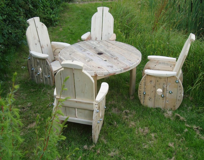 Recycled Cable Reel Furniture Table with Chairs