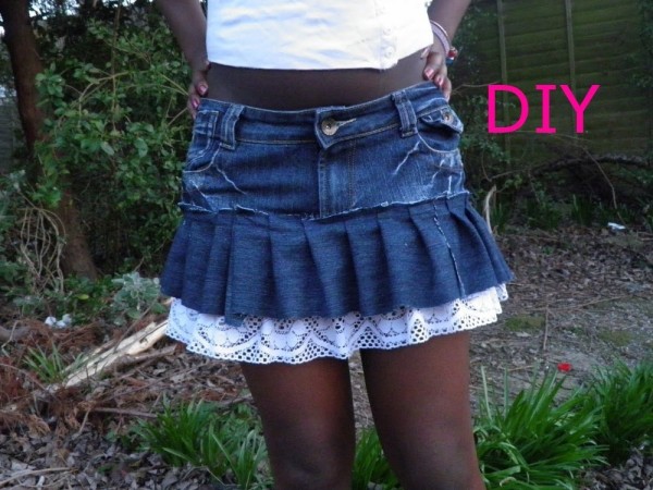 DIY Old Blue Jeans into Awesome Skirt