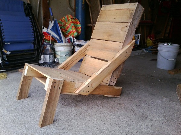 DIY Wooden Pallet Sunbath Chair