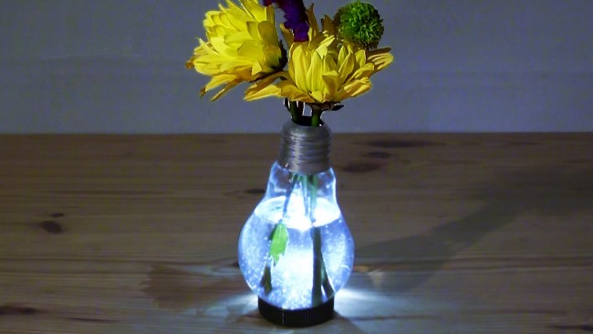 Recycled Light Bulb into Flower Vase