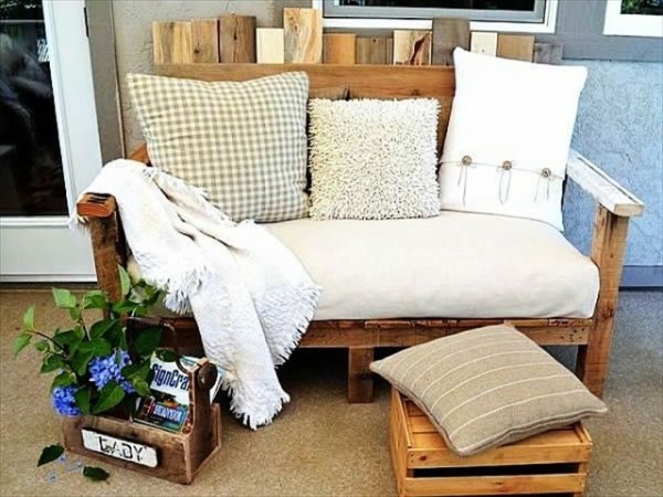 Recycled Wood Pallet Furniture Bench