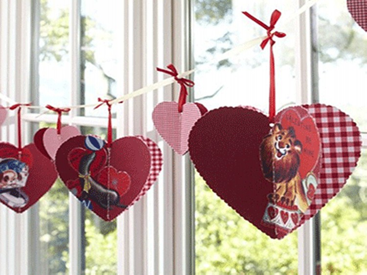 DIY Valentine Day Hearts Decoration