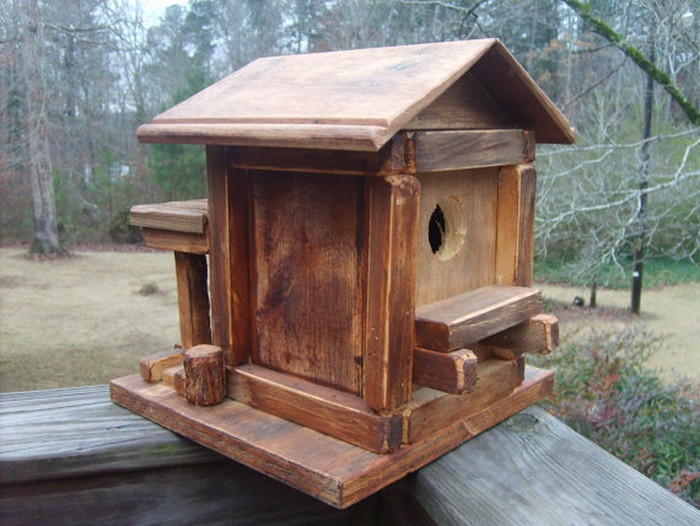 DIY Pallet Birdhouse
