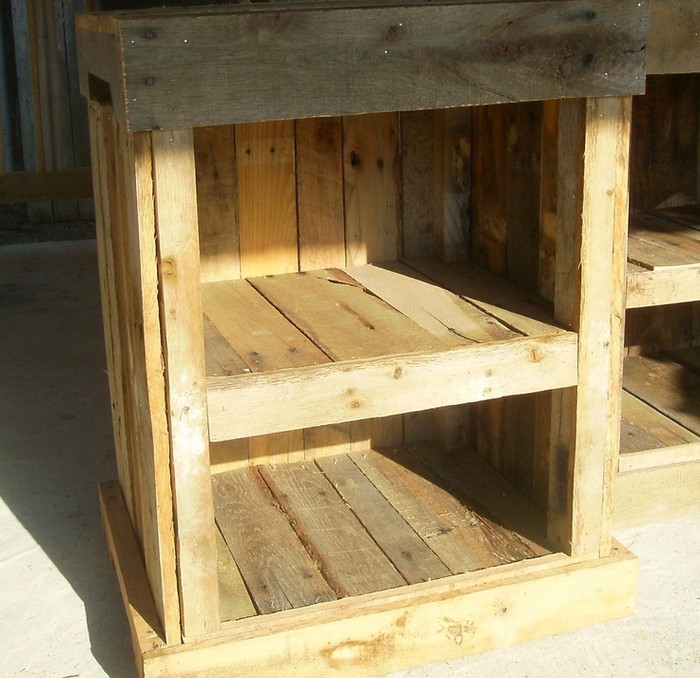 DIY Wooden Pallet Nightstand