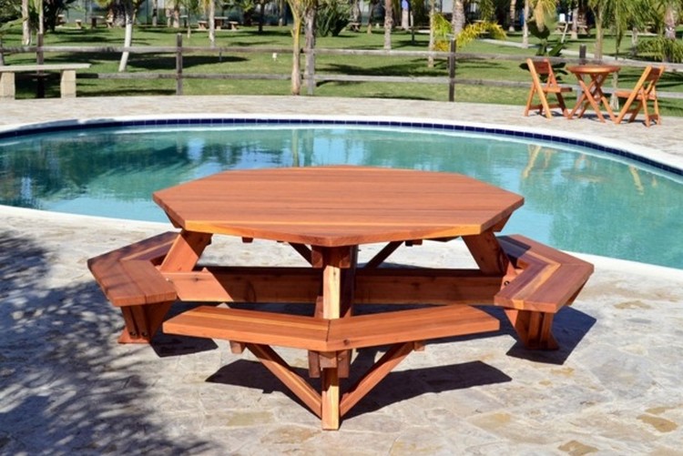 Euro Pallet Outdoor Dinning Table