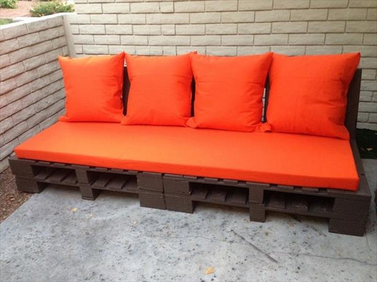 Pallet Wood Couch