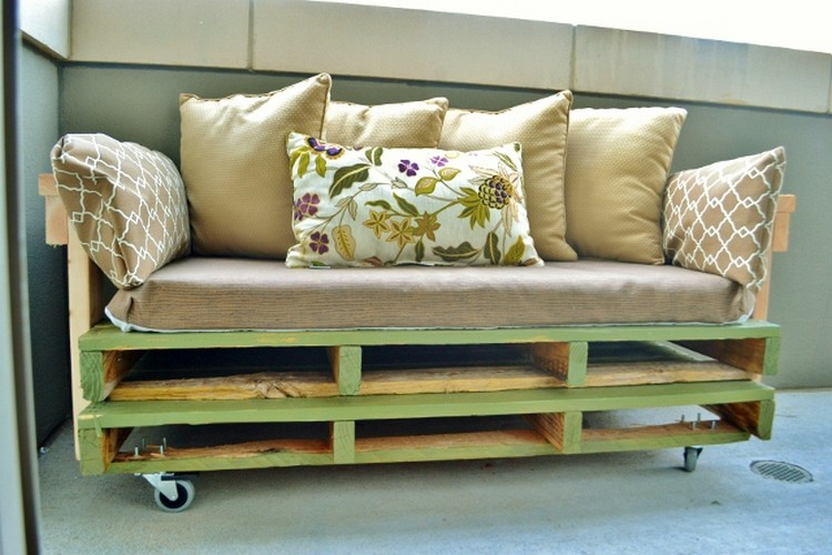Pallet Wood Sofa