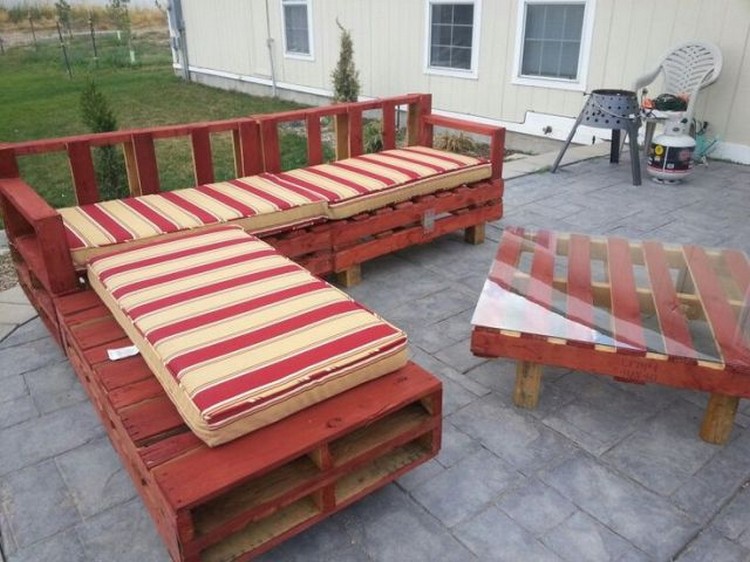 Pallet couch for Patio