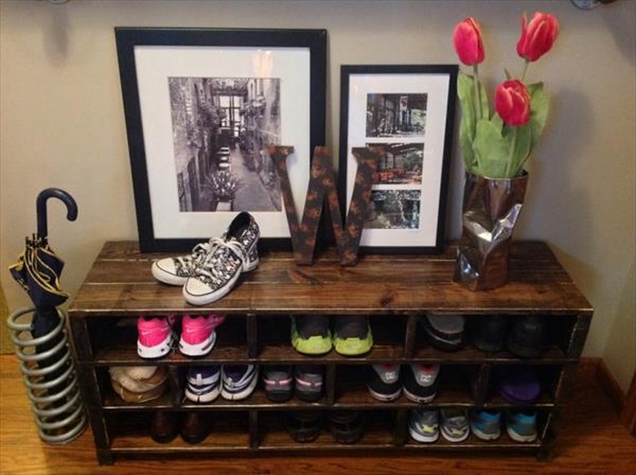 Recycled Pallet Wood Shoes Rack