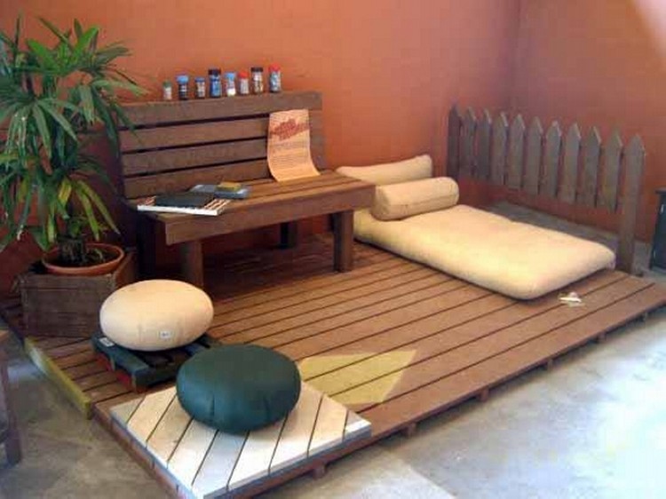 Wooden Pallet Patio Deck