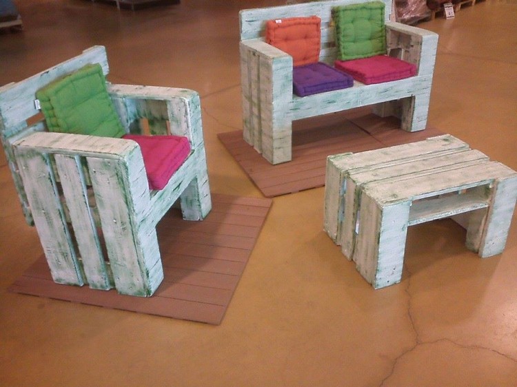 Pallet Kids Furniture Set