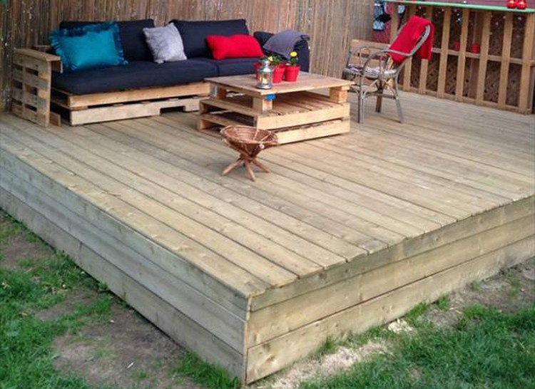 Pallet Patio Deck with Furniture
