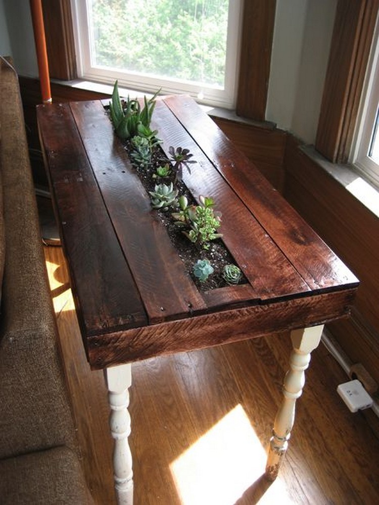 Pallet Table with Planter