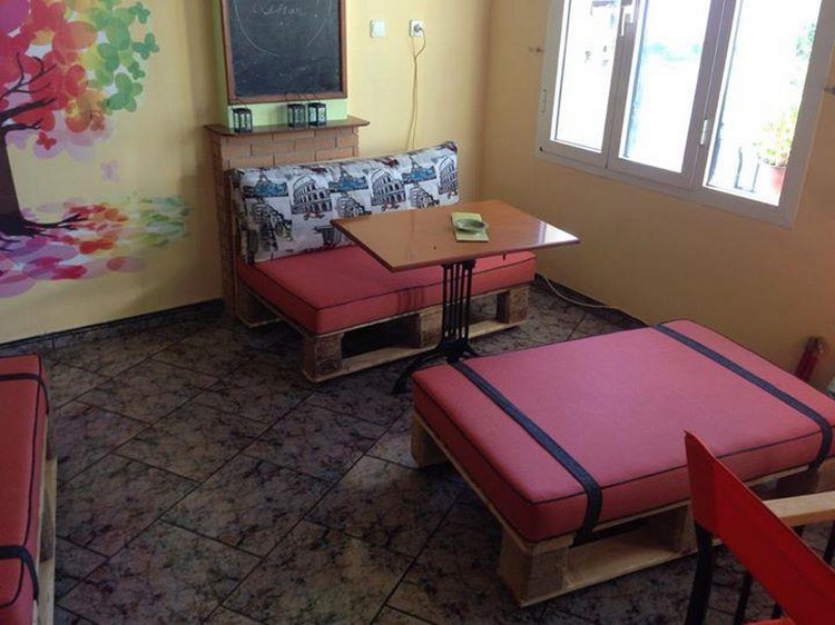 Recycled Pallet Cafe Furniture