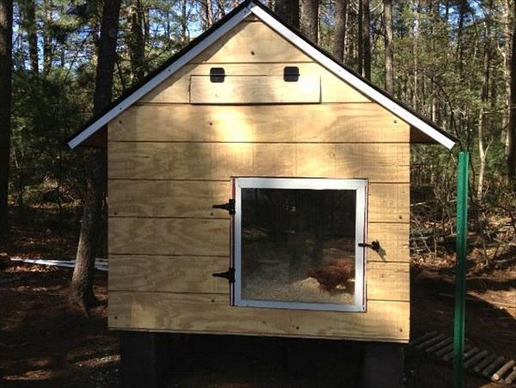 Upcycled Pallet Chicken Coop