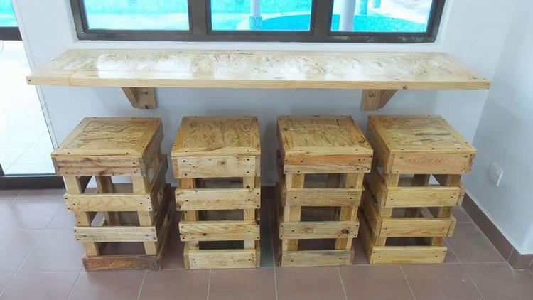 Pallet Wall Hanging Desk and Stools