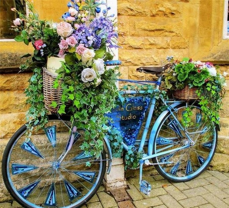 Garden Art with Upcycled Bicycle