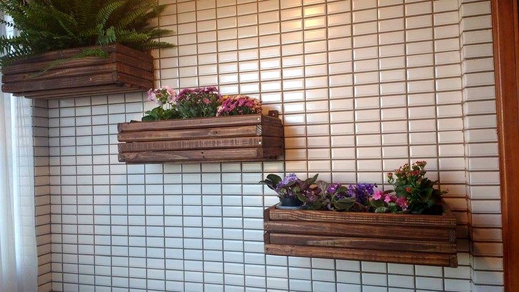 Pallet Wall Hanging Planters