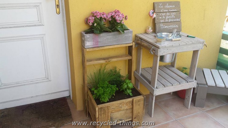 Pallet Planter with Potting Bench