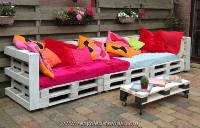 Pallet Sofa with Table