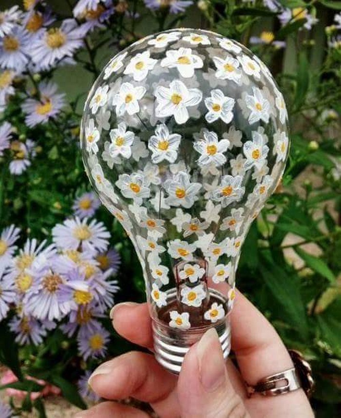Recycled Bulb Ideas
