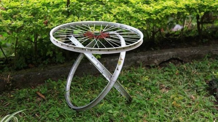 Bicycle Wheels Table