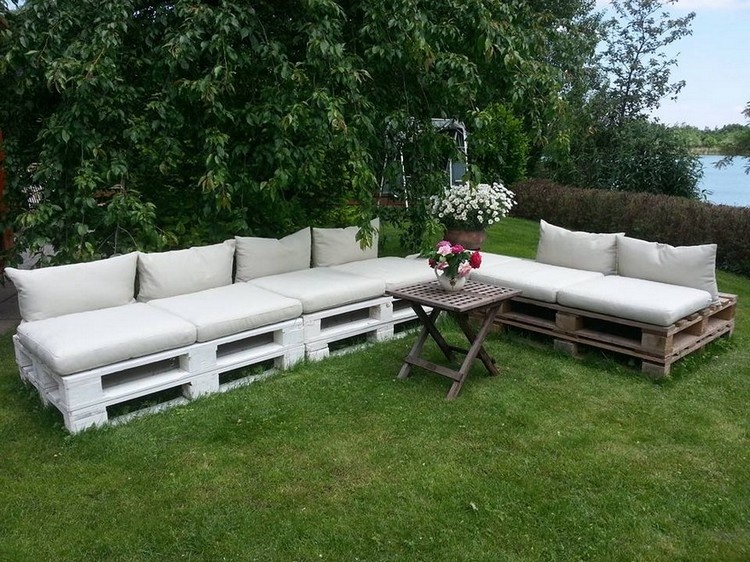 Garden Furniture Made out of Pallets