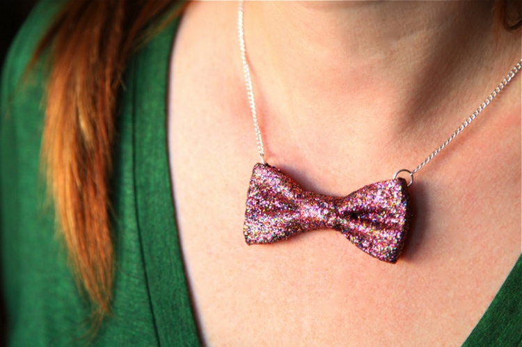 No Sew Gligger Bow Necklace