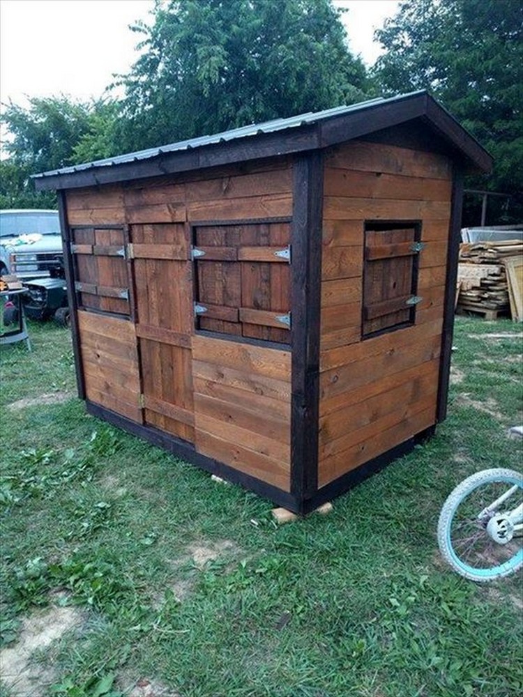 Pallet Club House or Playhouse