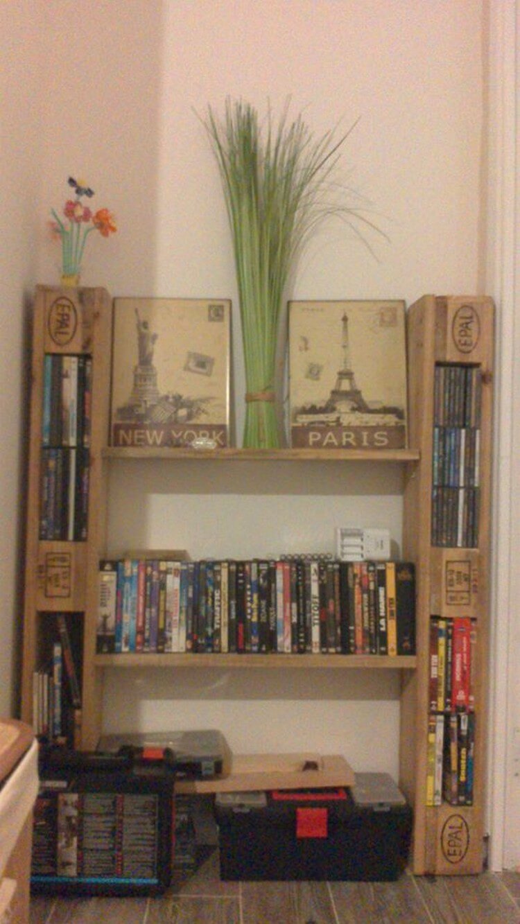Pallet Pallet Book Shelf