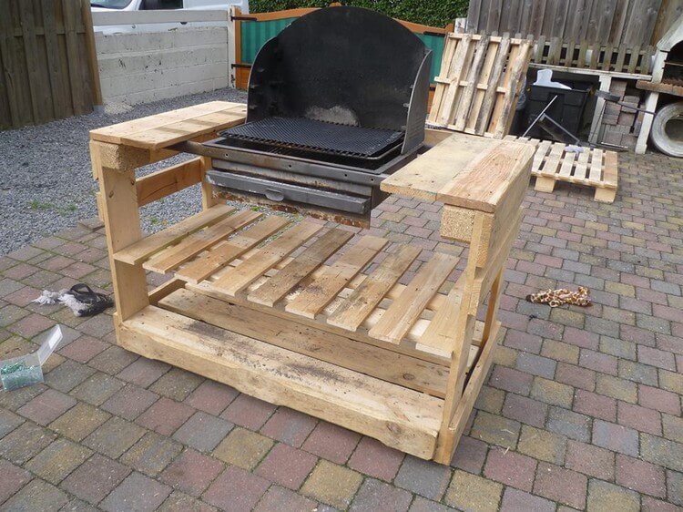 Pallet BBQ Grill Table