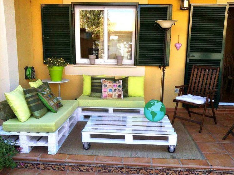 Pallet Couches and Table