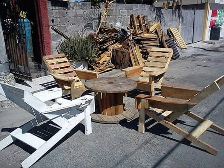 Pallet Patio Adirondack Chairs and Round Table Furniture Set
