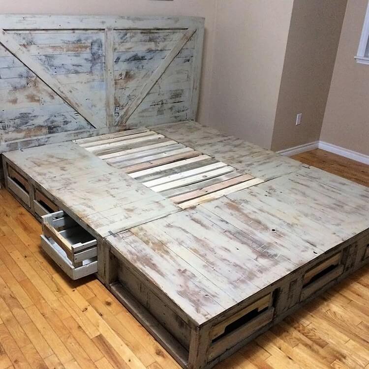 Wood Pallet Bed with Storage Drawer